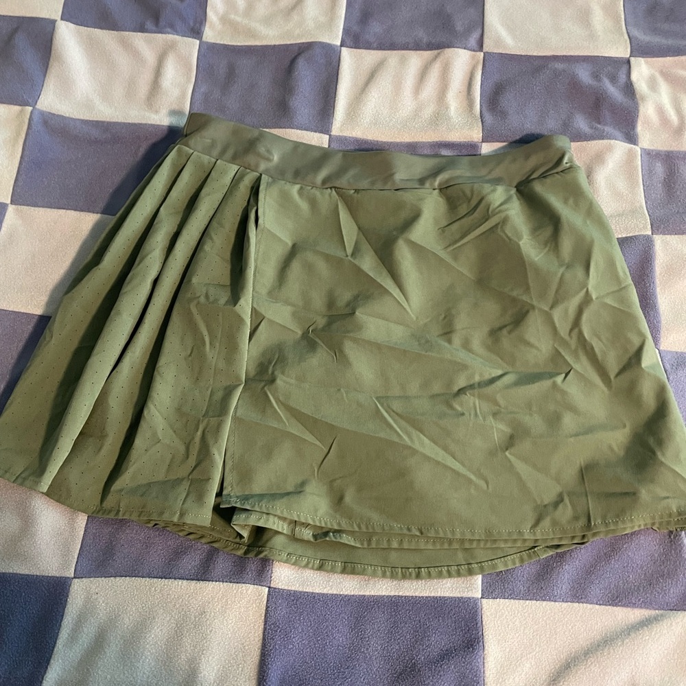 Avia Olive Mini Skirt size 4-6
